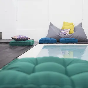 art-4-you-cascais-hostel-suites.hotels-lisbon-portugal.com/
